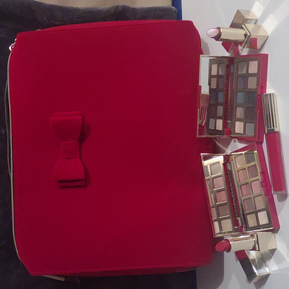Estée Lauder Eyeshadow bundle of Palettes, 5 brushes, 2 lipsticks & nail polish